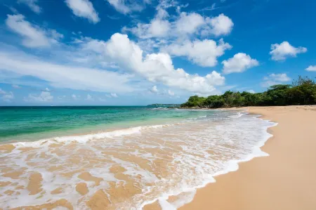 Beachfront Luxury Villa: 3BR, 3.5BA,Gazebo,Pool, Secluded Beach, Gated Community