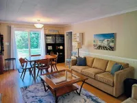 Sunset Pines Cottage Ipperwash ~ minutes to beach!