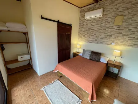 Equipped and cozy place! Perfect to relax and rest!<br><br>(Lugar equipado y acogedor)