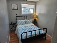 Beautiful Bungalow on Grand River in Fergus. Hotels in Fergus