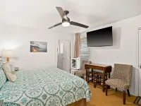 3 Bedroom Ocean Front Condo with Pool & Elevator! Hotels in Kapaa