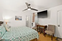 3 Bedroom Ocean Front Condo with Pool & Elevator!