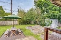 Pregame Pool Matches, 1 Mi to UO Campus - Bungalows