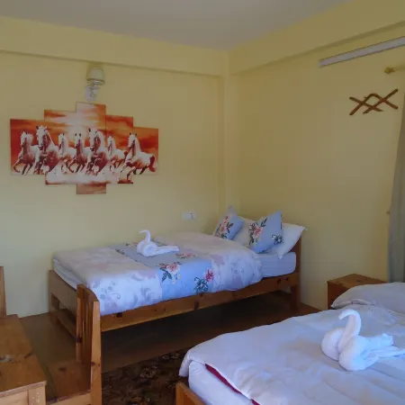 Hotel Sarangkot Отели рядом с достопримечательностью «Парк Sarangkot»