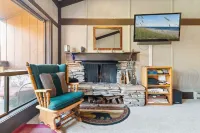 Relaxing, Well Furnished Condo - Creekside #29