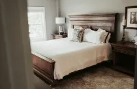 The Bond 1835 Hotels in Spafford