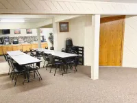 Burke Inn Motel & Suites - breakfast