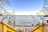 Lakefront Applegate Retreat w/ Private Beach! - 3-Sterne