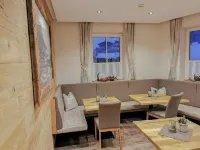Hotel Angerwirt Cosy Holiday Home - breakfast