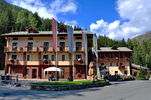 Hotel Boton d'Or & Wellness a la Thuile Hotels in La Thuile