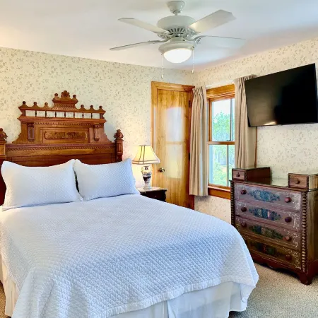 Rose Farm Inn