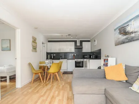 Shells Cottage Отели в г. East Looe