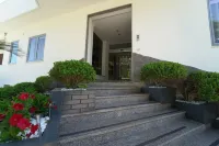 DH Hotel - parking