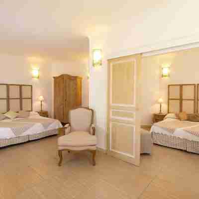 Logis Hôtel l'Enclos des Lauriers Roses Rooms