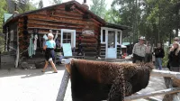 Western Riviera Lakeside Lodging - parking