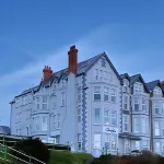 Caerwylan Hotel - Beach