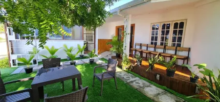 Turtle Inn Dharavandhoo Отели рядом с достопримечательностью «Dharavandhoo Beach»