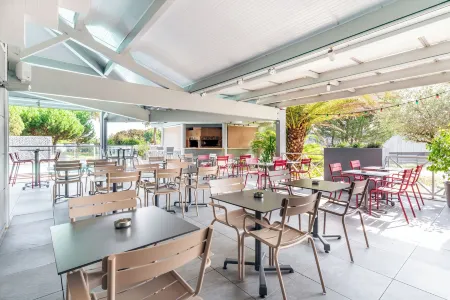 Abor Hôtel, Mont de Marsan Отели в г. Мон-де-Марсан