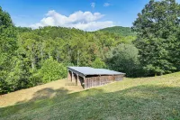 Riverfront Cabin w/ Mtn Views in Tuckasegee!