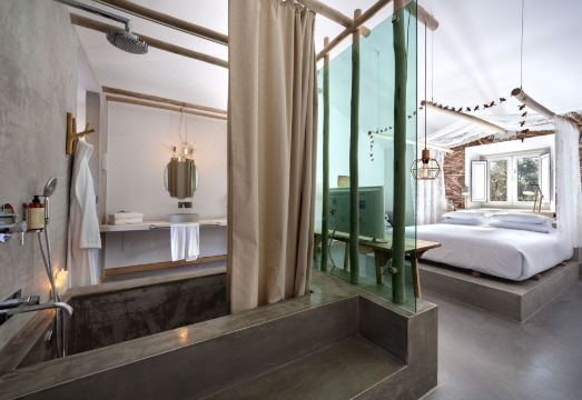 1. 루스 차밍 하우..