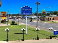 Regency Inn & Suites Hotels in Gladewater