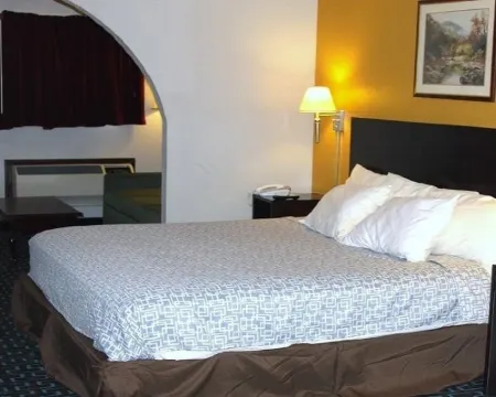 Express Inn & Suites Hotels in Trion