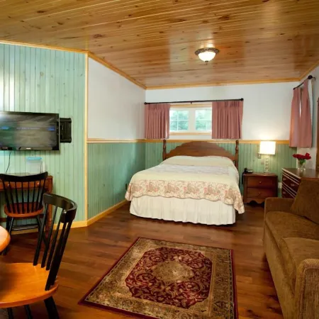 Blue Hill Lodge