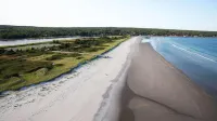 Quarterdeck Beachside Villas & Lofts - homestay