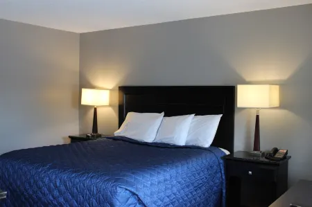 Super 7 Motel London