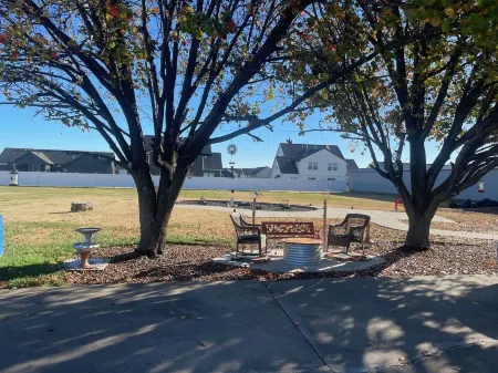 Viking Motel Отели в г. Линдсборг