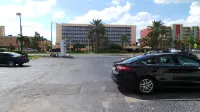 Island House Resort Hotel - Motels