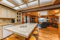 Broken Bow Cabin w/ Hot Tub & Fishing on-Site! - 3-Star