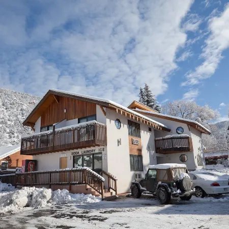 Starlight Lodge