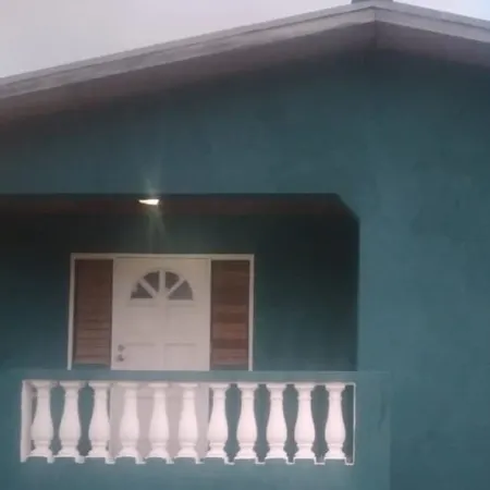 Modern Villa 15mins from anywhere!!