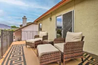 El Paso Retreat w/ Pool: 11 Mi to Downtown! - balcony