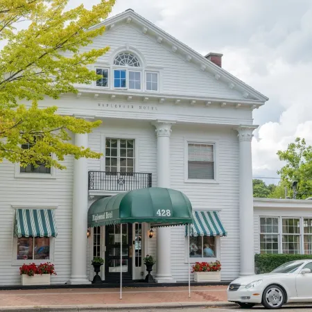 Maplewood Hotel
