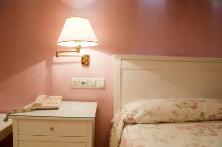 Hotel Cordón Отели рядом с достопримечательностью «Salón del Reino de los Testigos de Jehová»