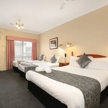 New England Motor Inn