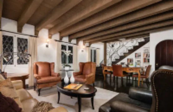 荷里活西部查理公寓