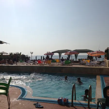 Holiday Suites Hotel & Beach Resort