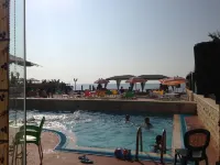 Holiday Suites Hotel & Beach Resort - en bord de mer