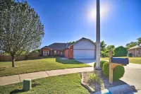Claremore Getaway ~ 2 Mi to Historic District