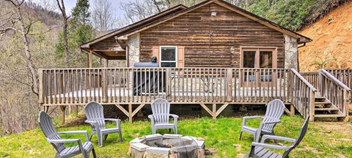 Families and Outdoor Groups! Mtn-View Marion Cabin Hotéis em McDowell County