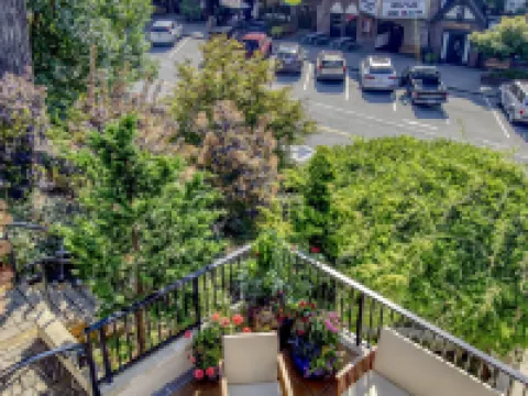 The Inn at Pleasant Beach Hotels in Kitsap County