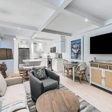 Coastal Downtown Naples Condo - Walk to the Beach!