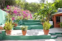 THE IRIE INN APT #2 Hotels in 