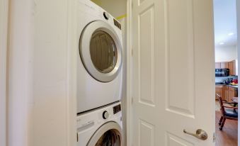 Tucson Home w/ Private Pool & Mountain Views!