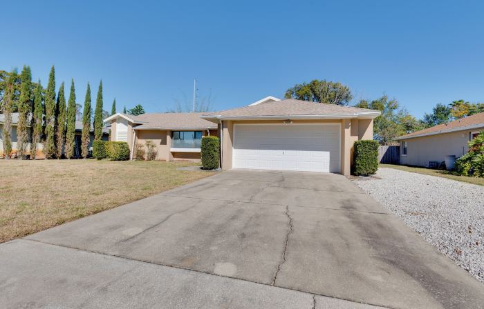Sunny Florida Escape with Patio Near Disney World!