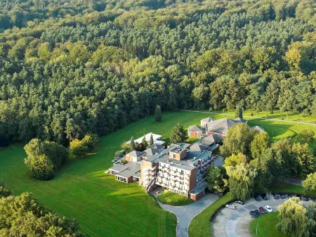 Ibis Styles Louvain-la-Neuve - Hotel & Events Отели в г. Риксансар