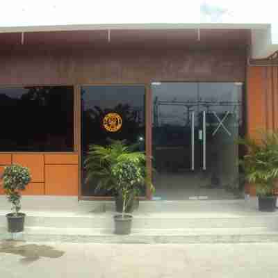 Transit Bay Hotel Exterior